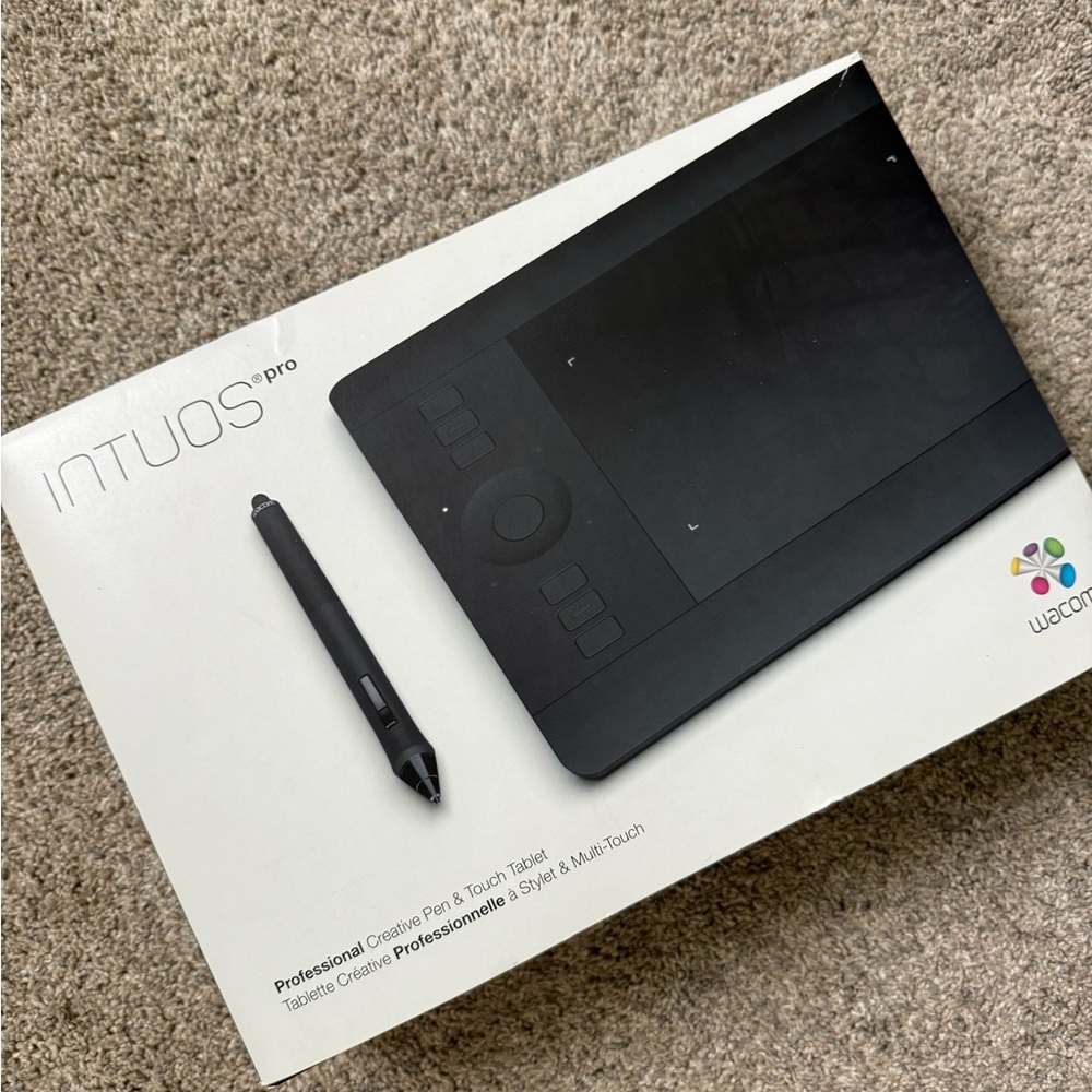 Wacom • Intuos Pro Drawing Tablet